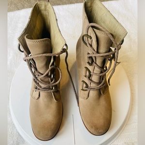 Used - Sorel Women’s Boots 9.5